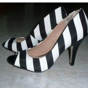 RARE STRIPED BLACK & WHITE HEELS